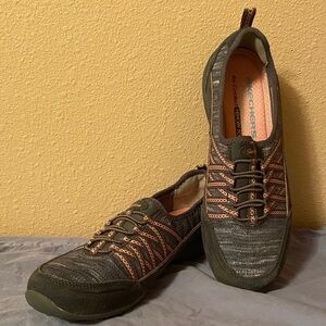 Skechers Women's Green and Pink Sneakers